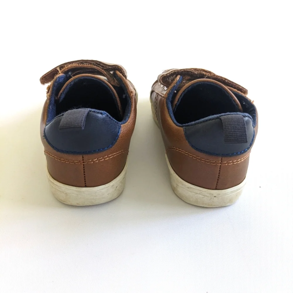 Old Navy Velcro Toddler Dress Shoes - 8